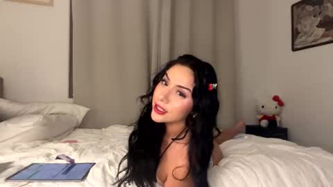 sierrgomez47 online show from July 18, 8:05 am