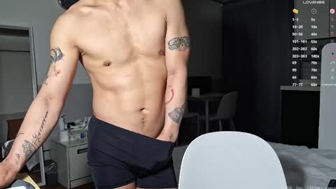 Silas Kim online show from April 22, 11:17 am