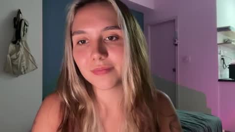 You fav Miss Si online show from March 30, 2:39 pm