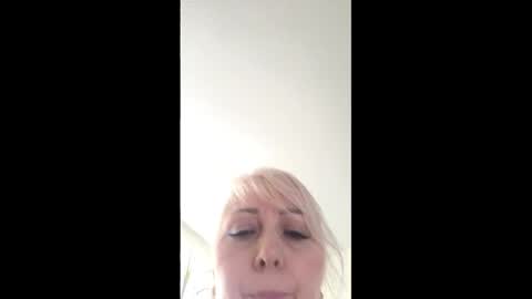 silkblondevip22 online show from April 24, 9:11 am