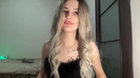 silkybabe19 online show from December 16, 10:49 pm