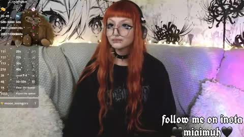 Mia online show from April 14, 5:49 pm