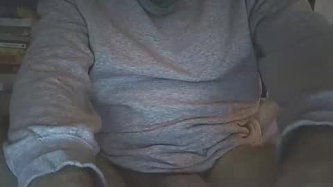 Snapshot of simeone1324 chatting on January 9, 11:14 am simeone1324 online show from January 9, 11:14 am