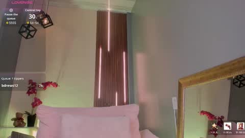 simonastar_ online show from March 3, 2:24 pm