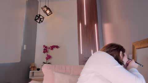 simonastar_ online show from March 16, 1:48 pm