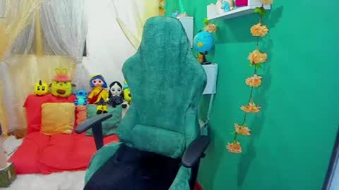 Simon Simpson          Modelo Independiente online show from April 1, 5:08 am