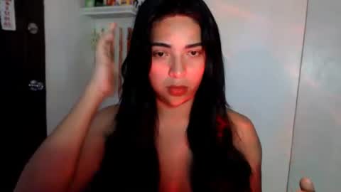 Snapshot of simplehellfire chatting on October 27, 12:43 am LEILA online show from October 27, 12:43 am