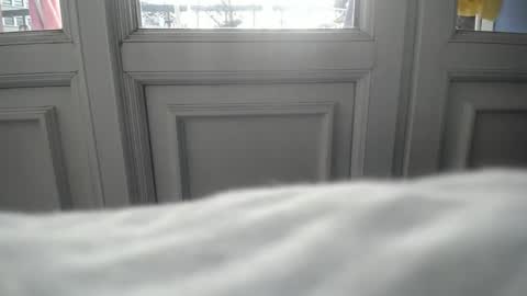 Snapshot of simur_sahso chatting on December 11, 3:15 pm Sofi wed. - sat. 11am - 11 pm and Santi with Sofi sun.. - tue. 11 am - 5 pm  europe online show from December 11, 3:15 pm