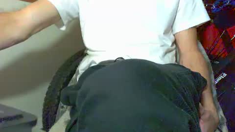 Snapshot of sincity98 chatting on October 16, 6:57 am sinner online show from October 16, 6:57 am