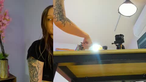 Snapshot of siouxsie_cenobite chatting on September 17, 11:02 am Siouxsie online show from September 17, 11:02 am