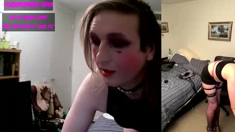 Snapshot of sissycdmish chatting on October 22, 3:35 pm SissyCDMish online show from October 22, 3:35 pm