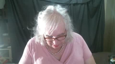 Snapshot of sissydianetx chatting on October 16, 11:36 pm Sissy Diane online show from October 16, 11:36 pm