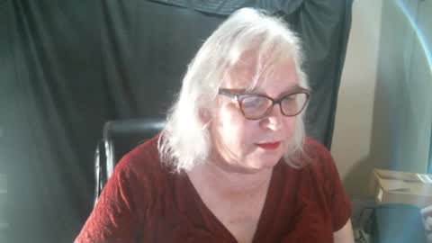 Snapshot of sissydianetx chatting on January 30, 12:39 am Sissy Diane online show from January 30, 12:39 am