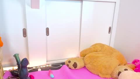 Elise online show from March 28, 12:06 pm