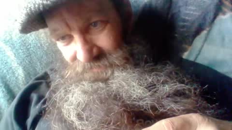 sitonmybeardxxx online show from May 26, 11:33 pm