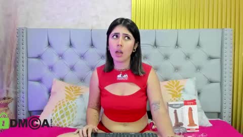 Snapshot of skarlet04 chatting on September 12, 5:37 pm Skarlet online show from September 12, 5:37 pm