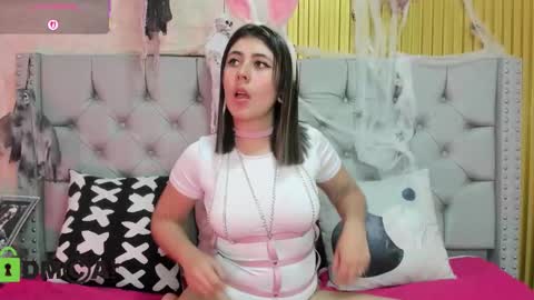 Snapshot of skarlet04 chatting on October 17, 6:34 pm Skarlet online show from October 17, 6:34 pm