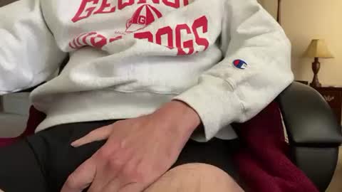 Snapshot of skeet46 chatting on December 2, 8:39 pm skeet46 online show from December 2, 8:39 pm