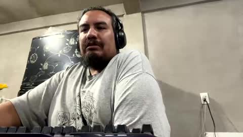 Snapshot of skinhell chatting on September 13, 2:58 am Elias online show from September 13, 2:58 am