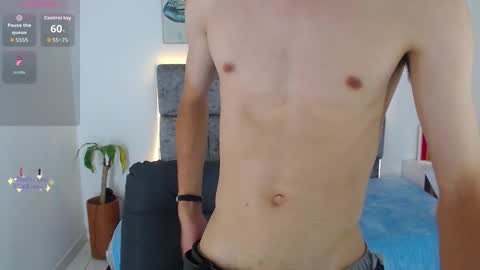 skinny_bigcock20 online show from February 3, 9:08 pm