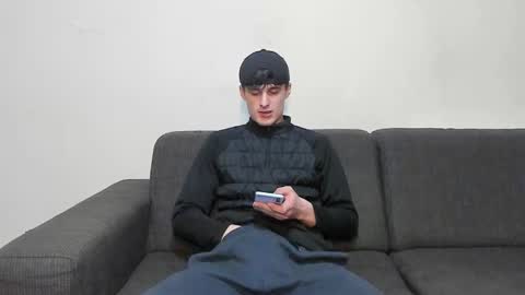 skinnyguywithbigd online show from December 4, 10:40 am