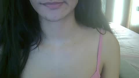 skinnykittencam online show from April 15, 1:42 am