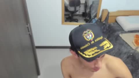 skinnypipe15 online show from November 13, 3:20 am