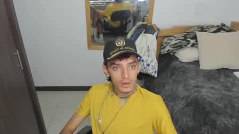 skinnypipe15 online show from November 9, 2:48 am