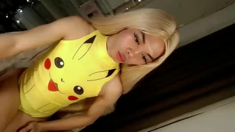 skinnytrans69 online show from March 9, 6:01 pm