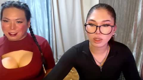 Snapshot of sky_fox_sweetxx chatting on October 22, 9:34 am    online show from October 22, 9:34 am