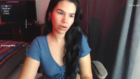 Snapshot of sky_lover_ chatting on October 22, 9:45 am Sky online show from October 22, 9:45 am