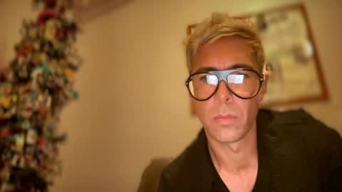 skyfly333 online show from March 31, 3:23 pm