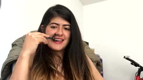 Skyler online show from April 15, 5:27 pm