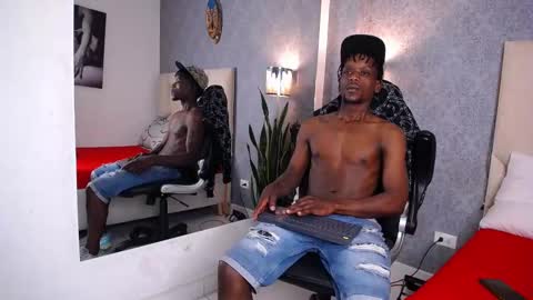 Snapshot of skylerbigxxx chatting on September 29, 4:00 am SKYLERBIGXXX online show from September 29, 4:00 am