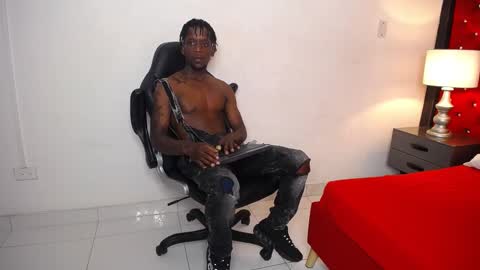 Snapshot of skylerbigxxx chatting on September 24, 3:57 am SKYLERBIGXXX online show from September 24, 3:57 am