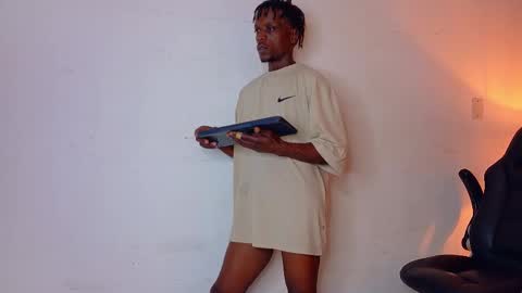 Snapshot of skylerbigxxx chatting on September 19, 6:06 am SKYLERBIGXXX online show from September 19, 6:06 am