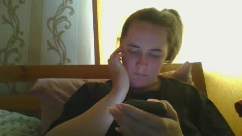 skyressie333 online show from October 13, 11:12 am