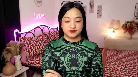 Queen Cyrine online show from October 30, 7:53 am