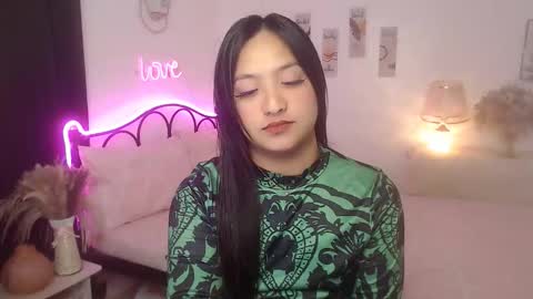 Queen Cyrine online show from October 14, 11:35 am