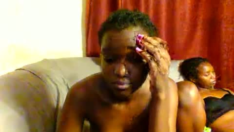 Snapshot of sleek_ass chatting on March 10, 4:49 am sleek_ass online show from March 10, 4:49 am