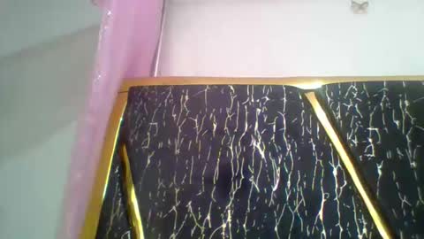 Anna online show from November 17, 1:57 pm