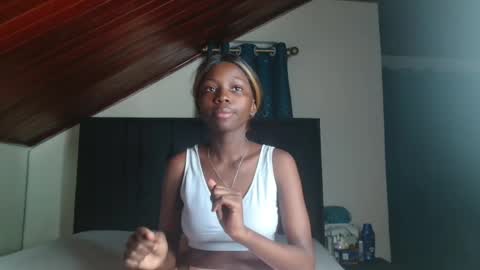 Loyce online show from March 11, 7:36 pm