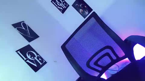 Pat online show from March 27, 7:04 pm