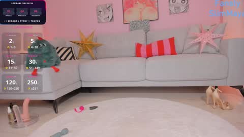 Snapshot of slimmaya chatting on December 20, 1:14 am Maya online show from December 20, 1:14 am