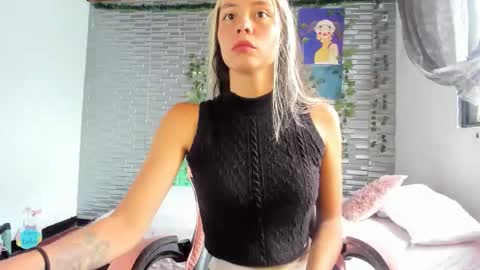 slone03 online show from October 20, 6:57 pm