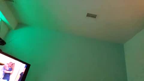 lilcox online show from December 14, 11:56 pm