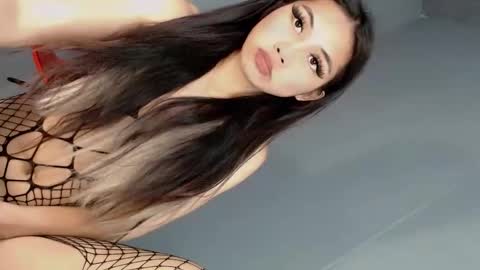 slut4attention online show from April 6, 6:03 am