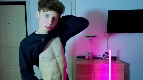 sluttsavage online show from March 24, 8:53 am