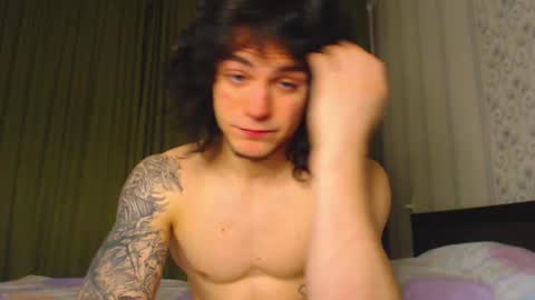 Gus online show from December 1, 4:05 pm