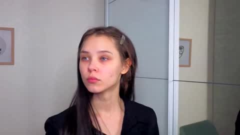 Lily online show from December 1, 1:09 pm